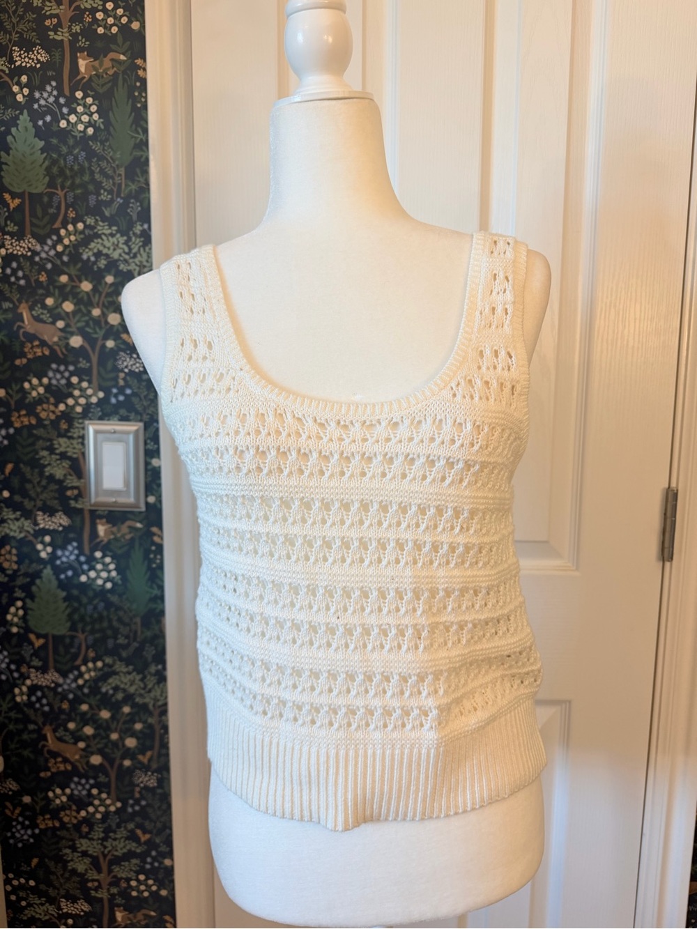Old Navy Cream Crochet Knit Tank Top